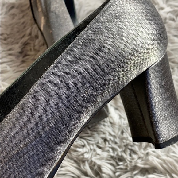 Stuart Weitzman vintage Leah pewter pump size 8.5 - Picture 8 of 8